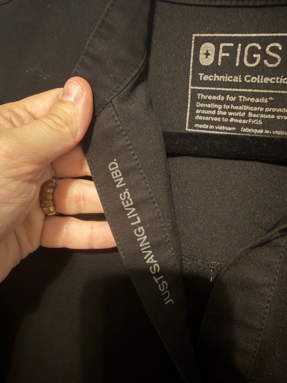 FIGS Technical Collection Rafaela Cap Sleeve - Picture 4 of 5